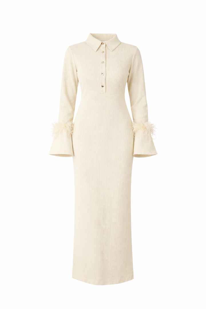 Enisa - Robe longue beige à manches en plumes